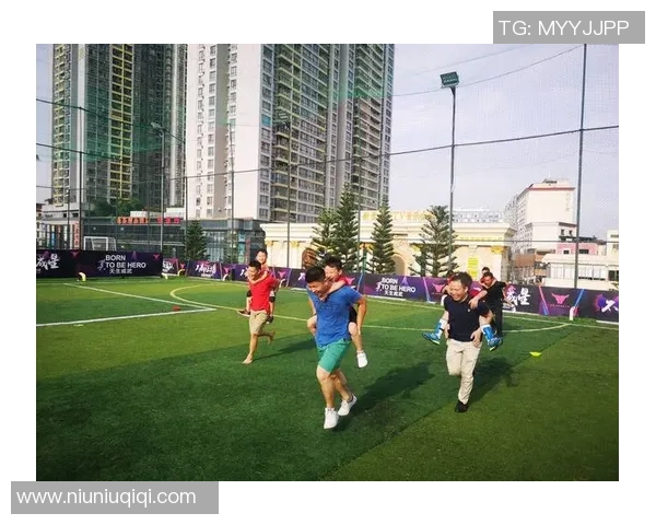 从零基础到足球高手：全面解析足球力量训练与技巧提升之道